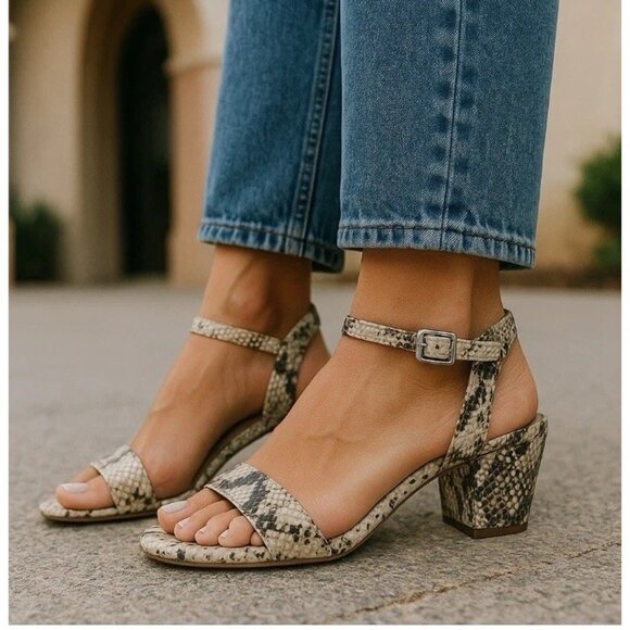 Stylish Snake Print Block Heel Sandals - Picture 13 of 13
